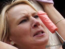 She Paid With Her Own Pussy For A Car Ride