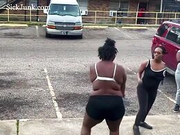 She Fights A Fat Girl With One Arm