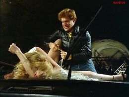 Taxi Driver Takes Free Pussy