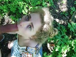 She fucks in a park